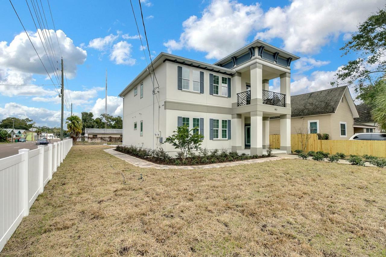 New 3/2 Duplex Minutes From Heart Of -unit B * Tampa