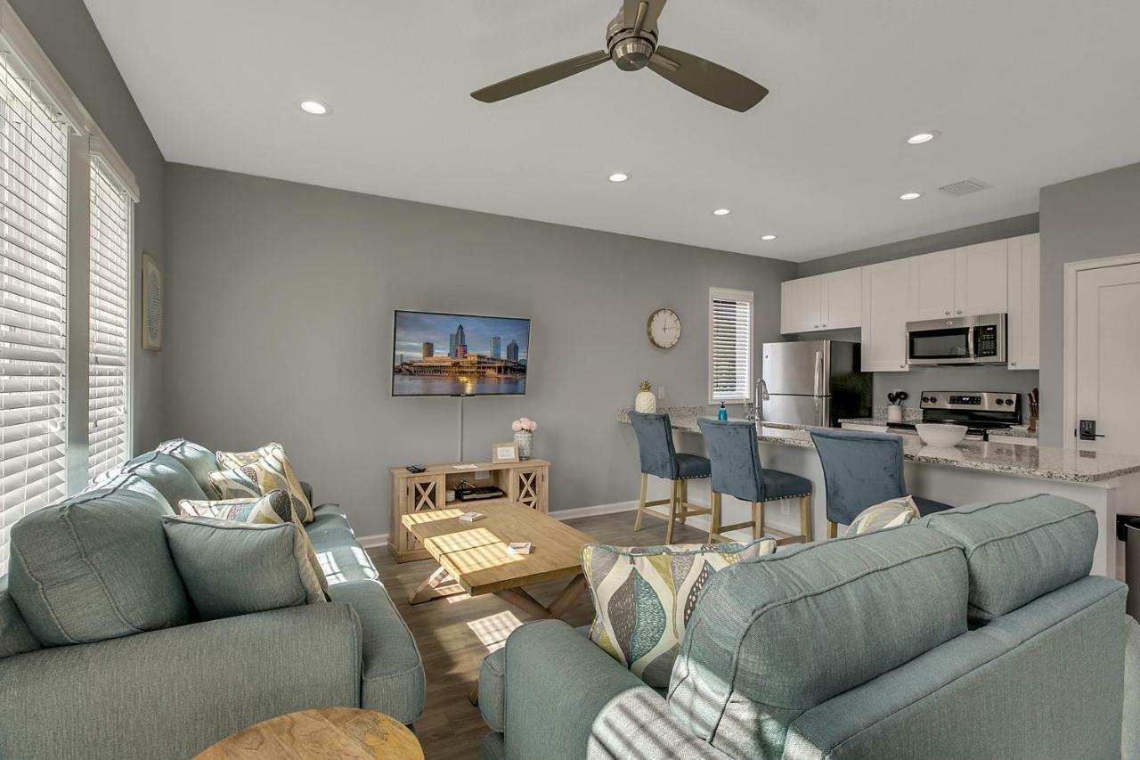 New 3/2 Duplex Minutes From Heart Of -unit B