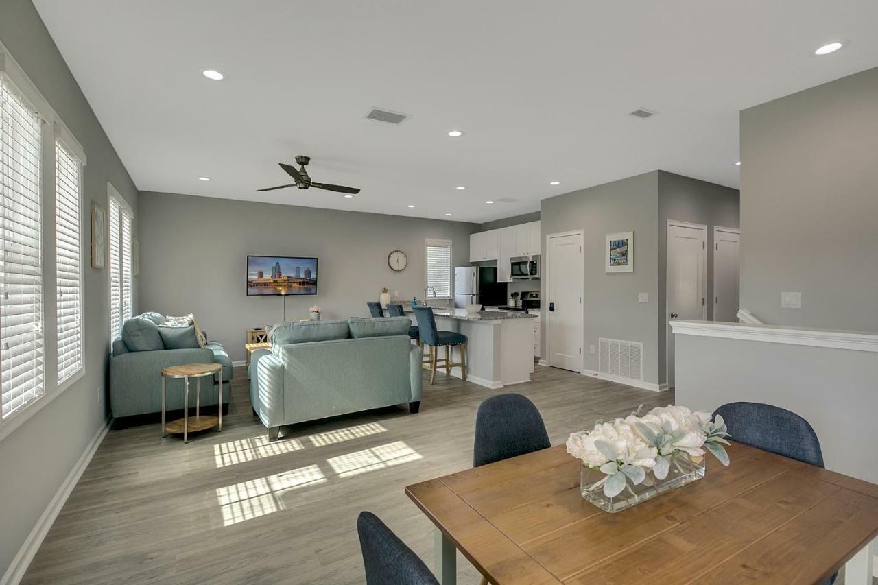 New 3/2 Duplex Minutes From Heart Of -unit B * Tampa