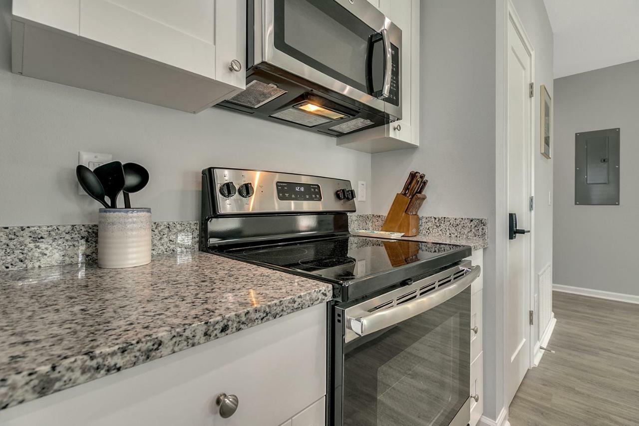 New 3/2 Duplex Minutes From Heart Of -unit B *