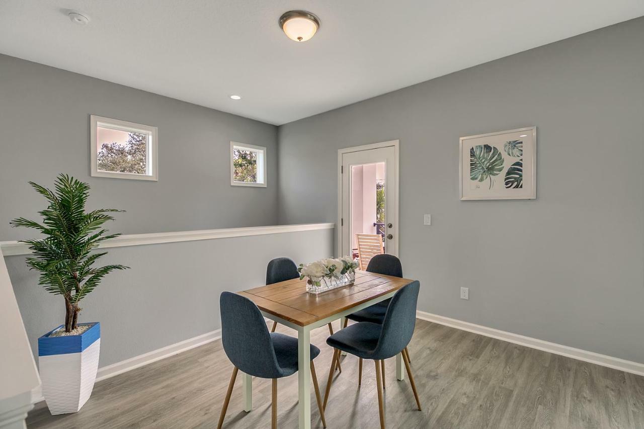 New 3/2 Duplex Minutes From Heart Of -unit B Apartment *