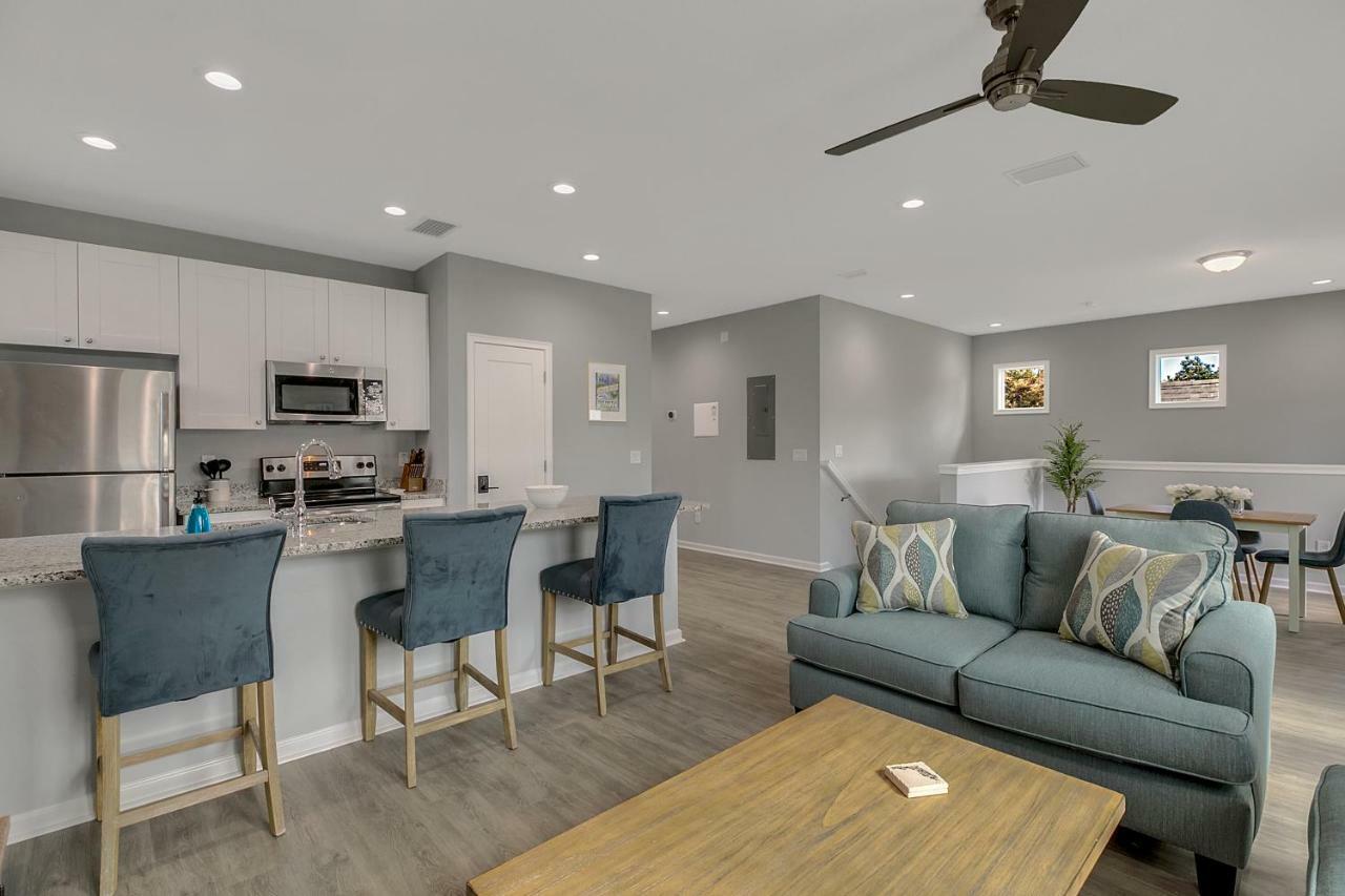 New 3/2 Duplex Minutes From Heart Of -unit B * Tampa