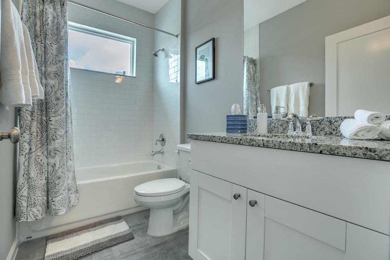 Apartment New 3/2 Duplex Minutes From Heart Of -unit B *